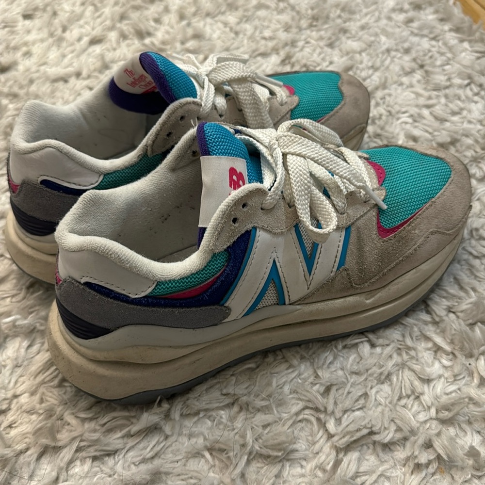 New Balance. Size 7